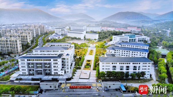 开云体育(中国)官方网站中医药专科教学团队是省“青蓝工程”优秀教学团队-云开体育app官网入口网页版 最新官方入口